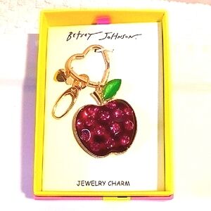 Betsey Johnson 💋 Pink Rheinstone Apple Jewelry Charm/Keychain 🍎🎁❤️🍎🎁🍎